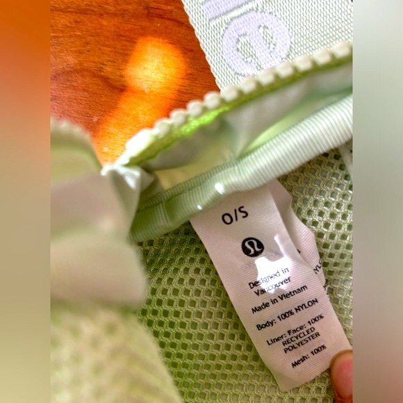 Lululemon💎KOHLRABI GREEN Everywhere Belt Bag 1L💎RARE💎PRISTINE NWOT!! - Picture 6 of 11